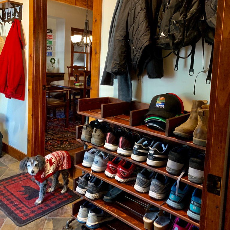 Shoe rack for online muddy shoes